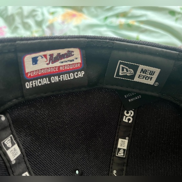 Kid's Boston Red Sox New Era Authentic Collection On-Field 59FIFTY Fitted Hat. - Picture 6 of 7